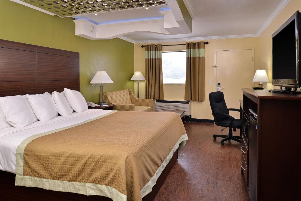 Standard King Room interior